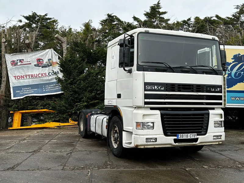 DAF XF 95.380 4X2 Tractor-unit Spring/Air ZF Manual Euro2 PTO - Sattelzugmaschine: das Bild 1 DAF XF 95.380 4X2 Tractor-unit Spring/Air ZF Manual Euro2 PTO - Sattelzugmaschine: das Bild 1