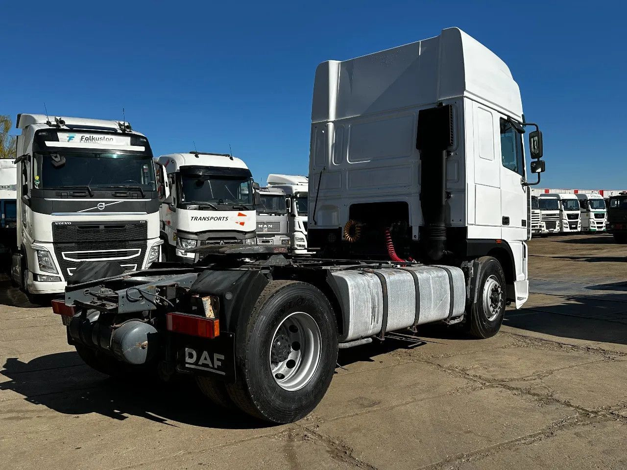 DAF XF 95.480 4X2 Tractor-unit Spring/Air ZF Manual - Sattelzugmaschine: das Bild 4 DAF XF 95.480 4X2 Tractor-unit Spring/Air ZF Manual - Sattelzugmaschine: das Bild 4