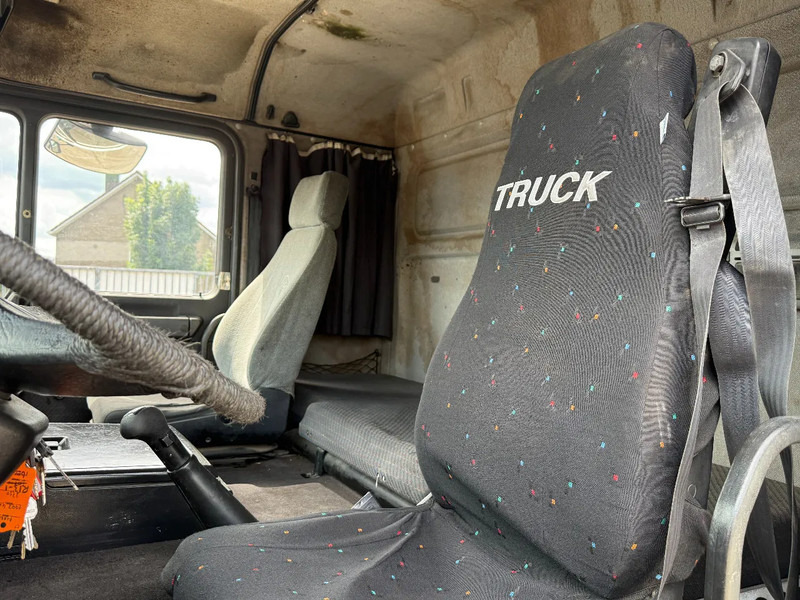 Sattelzugmaschine MAN 19.403 4X2 Tractor-unit Spring/Air ZF Manual Gear Low cabine: das Bild 13