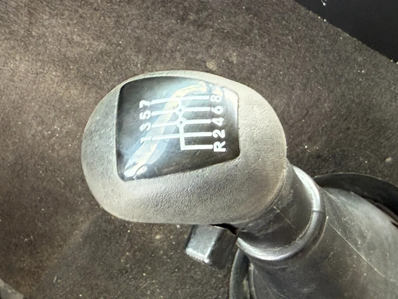 Sattelzugmaschine MAN 19.403 4X2 Tractor-unit Spring/Air ZF Manual Gear Low cabine: das Bild 16