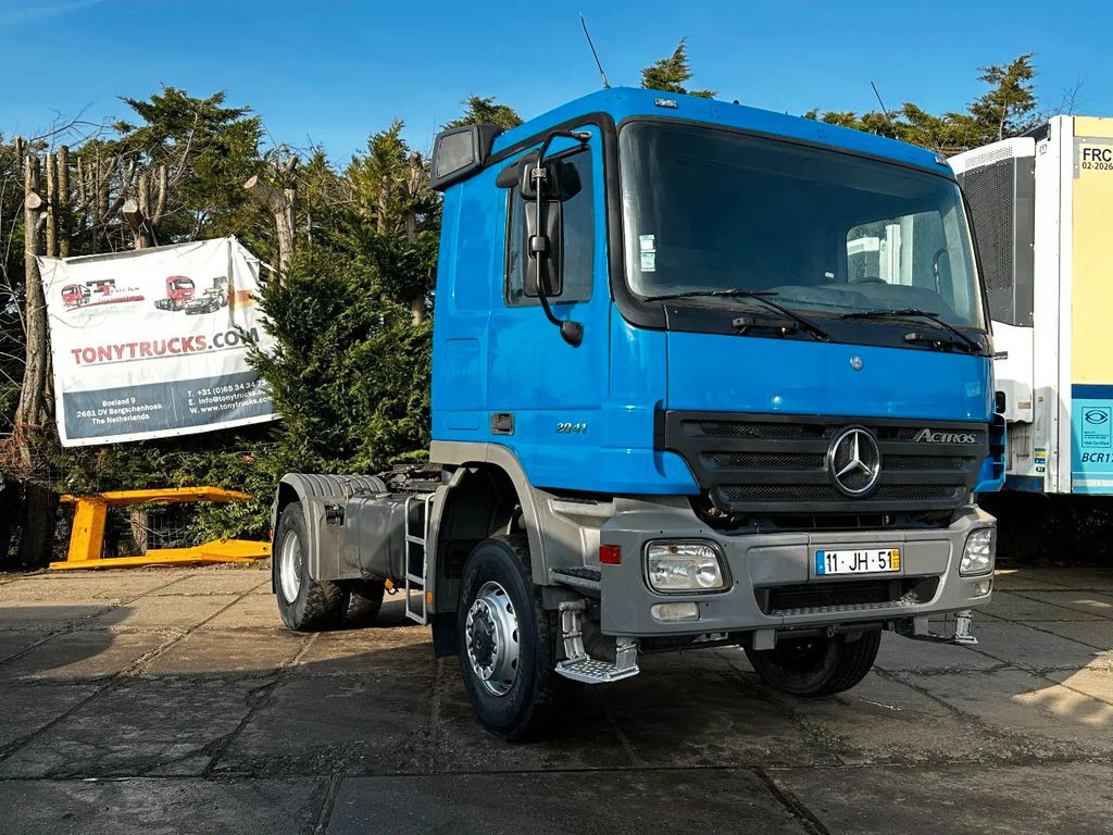 Mercedes-Benz Actros 2041 4X4 Tractor-Unit Spring/Spring Manua - Sattelzugmaschine: das Bild 1 Mercedes-Benz Actros 2041 4X4 Tractor-Unit Spring/Spring Manua - Sattelzugmaschine: das Bild 1