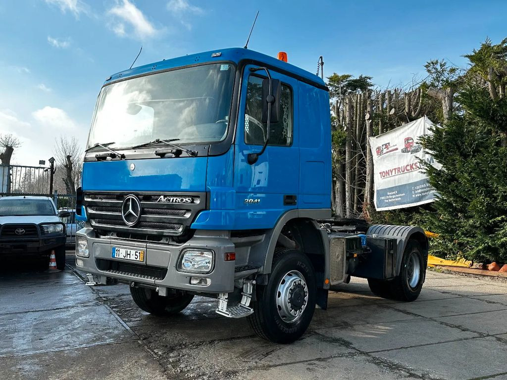 Mercedes-Benz Actros 2041 4X4 Tractor-Unit Spring/Spring Manua - Sattelzugmaschine: das Bild 2 Mercedes-Benz Actros 2041 4X4 Tractor-Unit Spring/Spring Manua - Sattelzugmaschine: das Bild 2