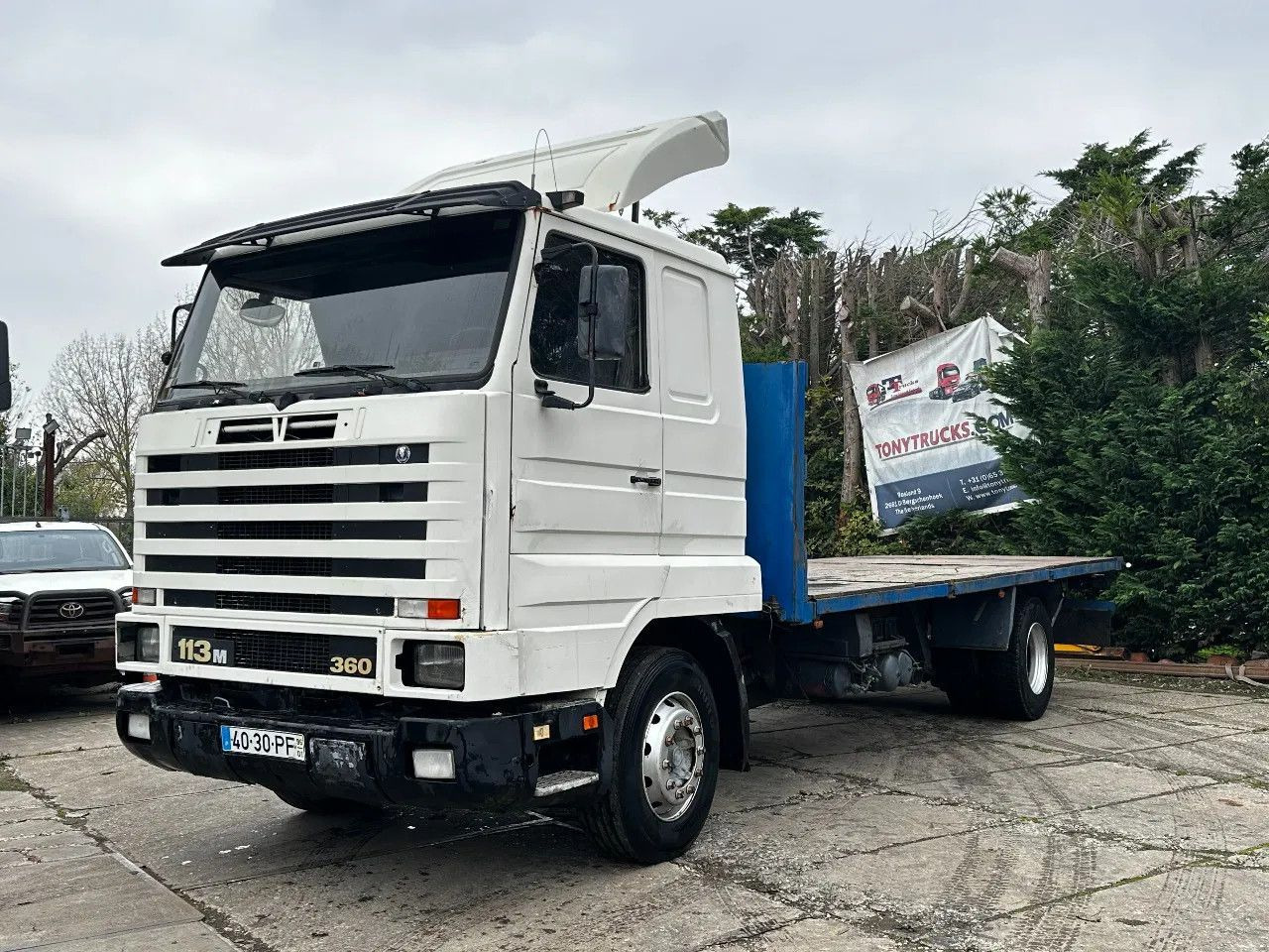 Scania P113-360 4X2 Platform Manual Gear Retarder Scania P113-360 4X2 Platform Manual Gear Retarder - Pritsche LKW: das Bild 2 Scania P113-360 4X2 Platform Manual Gear Retarder Scania P113-360 4X2 Platform Manual Gear Retarder - Pritsche LKW: das Bild 2