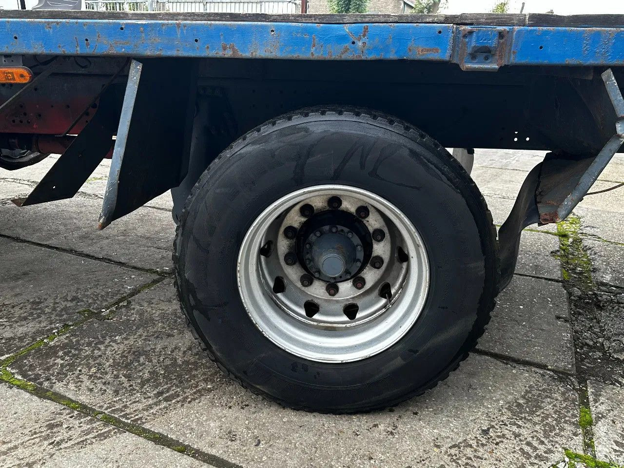 Scania P113-360 4X2 Platform Manual Gear Retarder Scania P113-360 4X2 Platform Manual Gear Retarder - Pritsche LKW: das Bild 5 Scania P113-360 4X2 Platform Manual Gear Retarder Scania P113-360 4X2 Platform Manual Gear Retarder - Pritsche LKW: das Bild 5