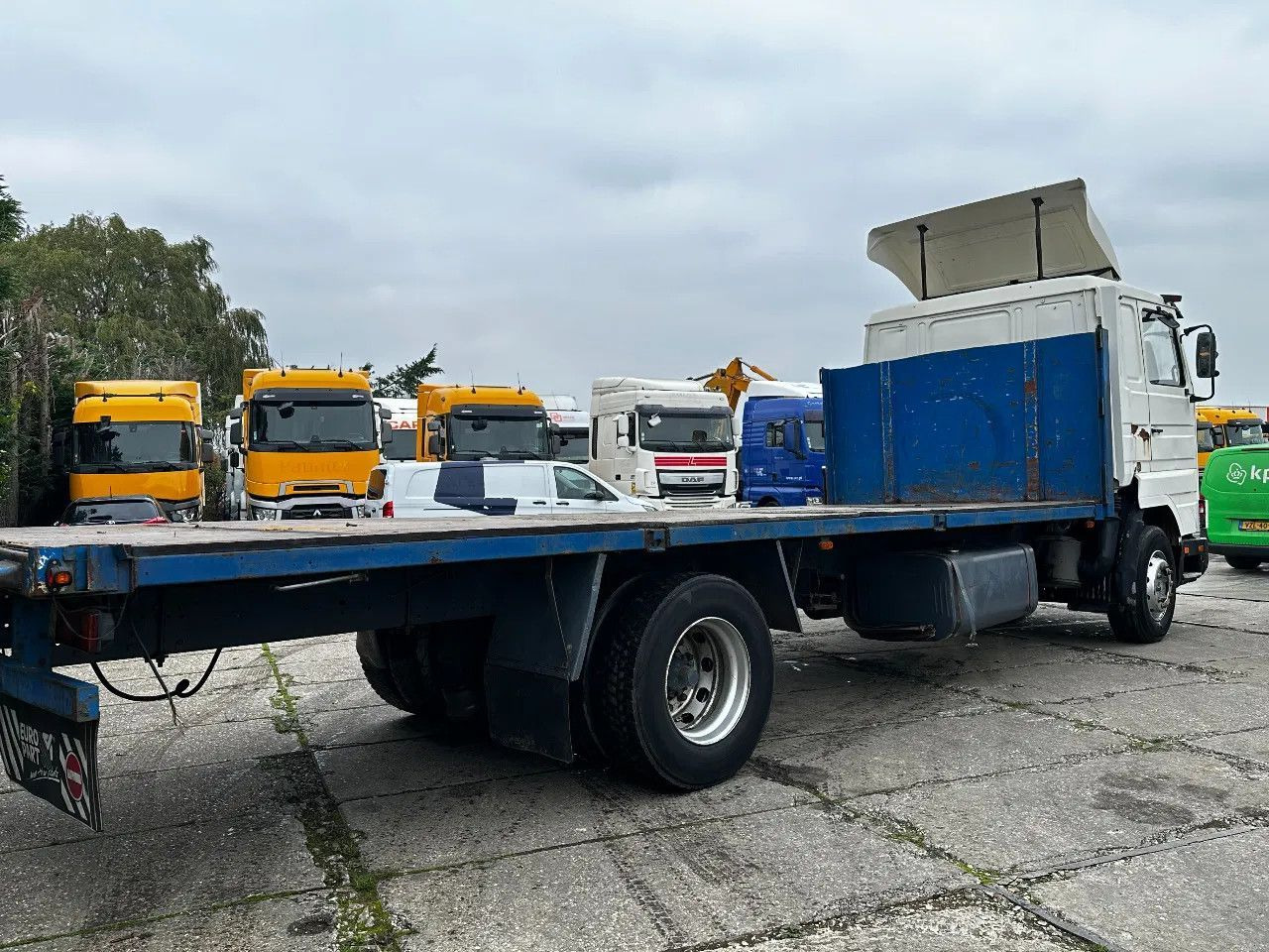 Scania P113-360 4X2 Platform Manual Gear Retarder Scania P113-360 4X2 Platform Manual Gear Retarder - Pritsche LKW: das Bild 4 Scania P113-360 4X2 Platform Manual Gear Retarder Scania P113-360 4X2 Platform Manual Gear Retarder - Pritsche LKW: das Bild 4