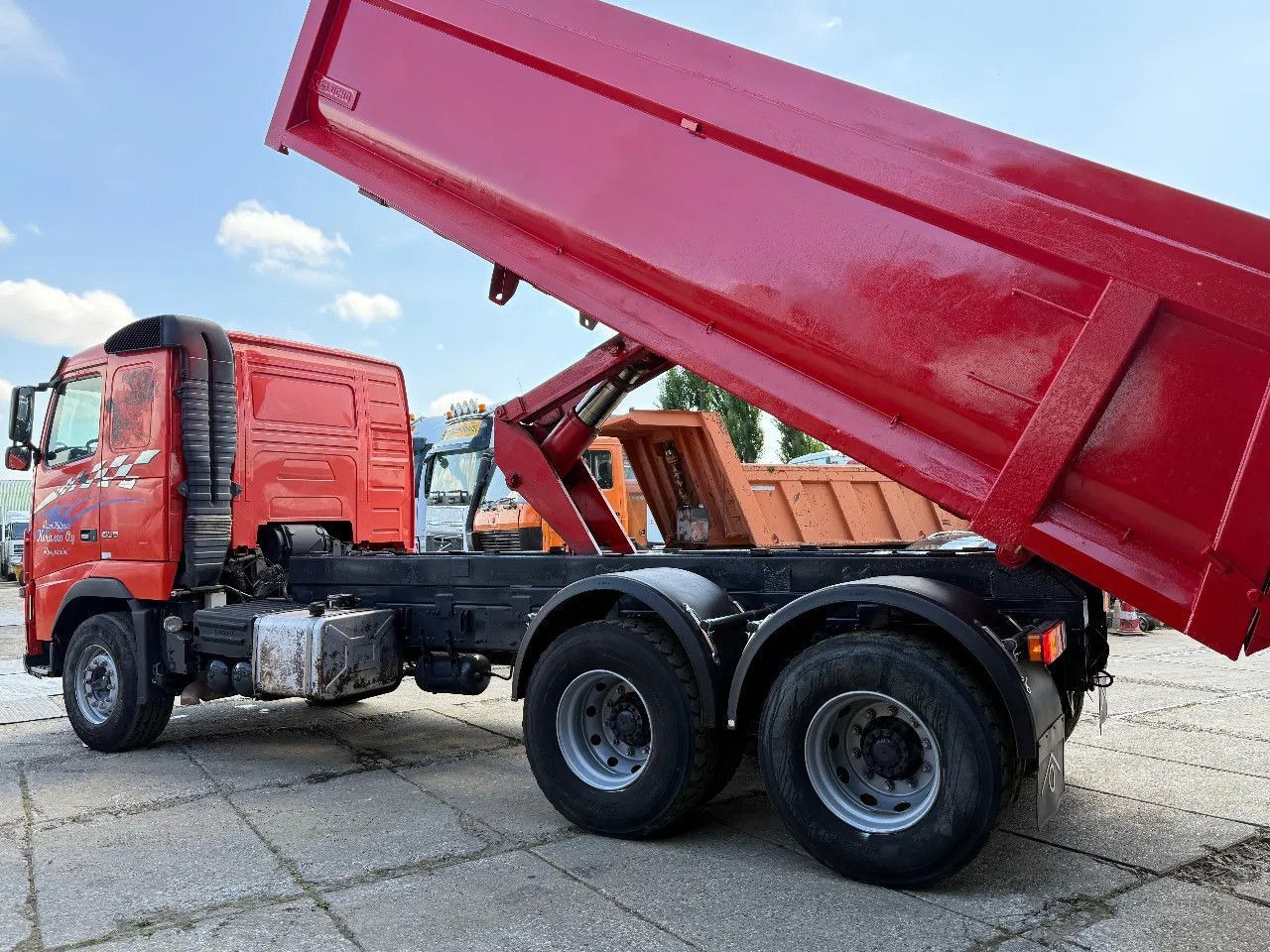 Volvo FH 16.600 6X4 Tipper Spring/Spring Euro5 - Kipper: das Bild 3 Volvo FH 16.600 6X4 Tipper Spring/Spring Euro5 - Kipper: das Bild 3