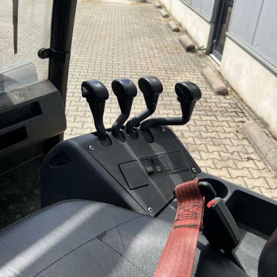 Caterpillar EP50 - Elektrostapler: das Bild 4 Caterpillar EP50 - Elektrostapler: das Bild 4