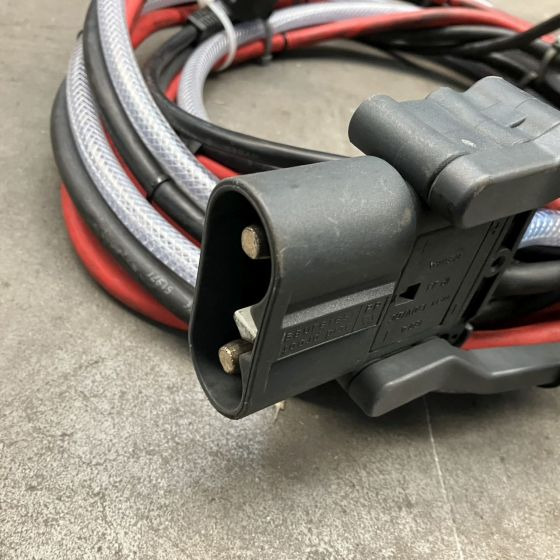 Hawker 24V/72A Lifetech TC1LT - Elektrische Ausrüstung für Flurförderzeug: das Bild 2 Hawker 24V/72A Lifetech TC1LT - Elektrische Ausrüstung für Flurförderzeug: das Bild 2