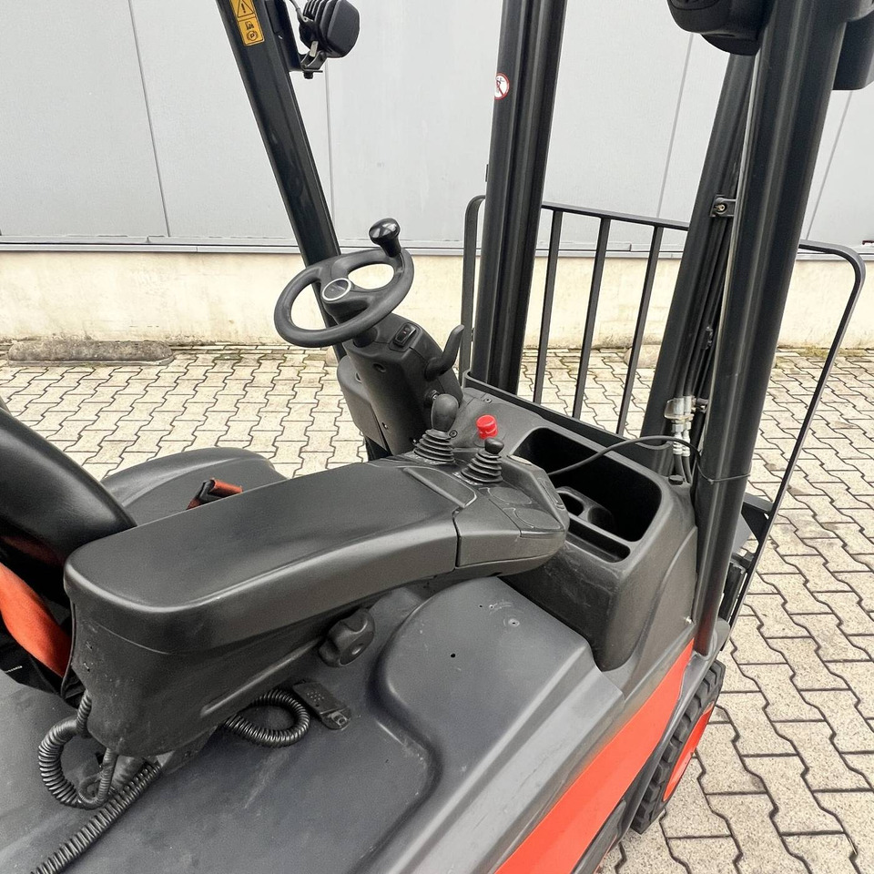 Linde E15 (386-02) EVO - Elektrostapler: das Bild 5 Linde E15 (386-02) EVO - Elektrostapler: das Bild 5