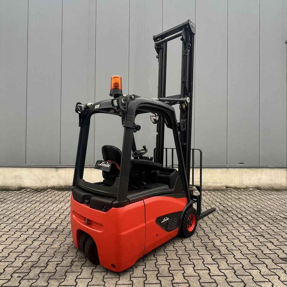 Linde E15 (386-02) EVO - Elektrostapler: das Bild 2 Linde E15 (386-02) EVO - Elektrostapler: das Bild 2