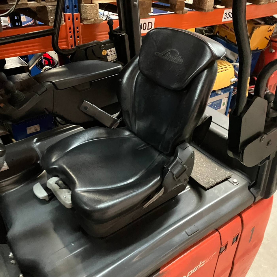 Linde E16 (386-02) EVO - Elektrostapler: das Bild 2 Linde E16 (386-02) EVO - Elektrostapler: das Bild 2