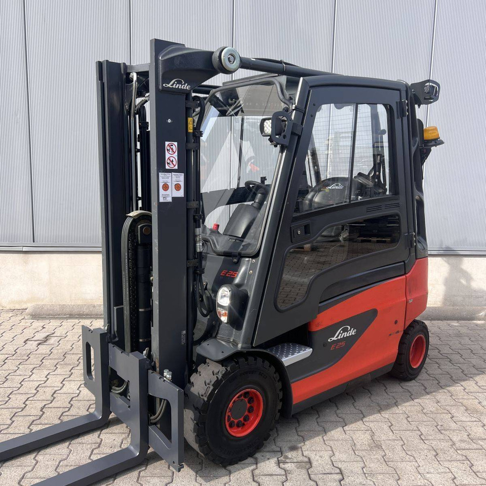 Linde E25 (387) - Elektrostapler: das Bild 1 Linde E25 (387) - Elektrostapler: das Bild 1