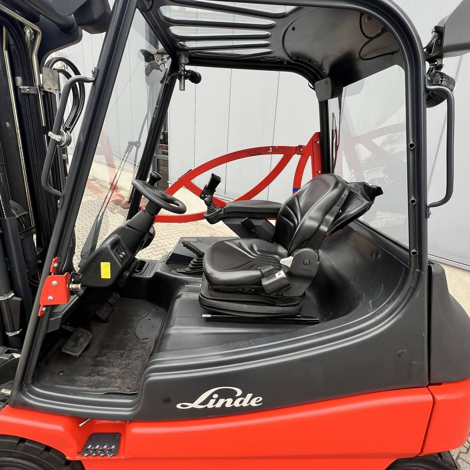 Linde E25S (336-03) - Elektrostapler: das Bild 5 Linde E25S (336-03) - Elektrostapler: das Bild 5