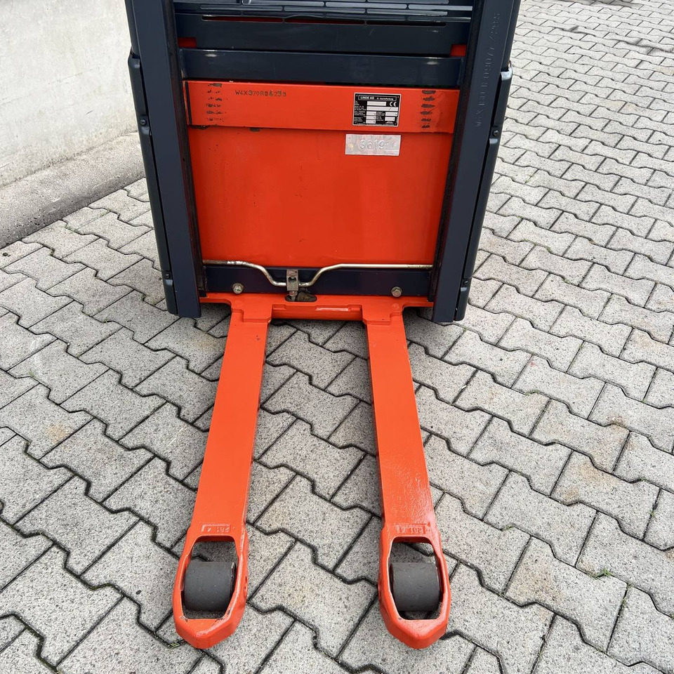 Linde L12 (379) - Hochhubwagen: das Bild 5 Linde L12 (379) - Hochhubwagen: das Bild 5