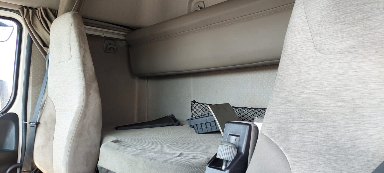 RENAULT PREMIUM 410 - Sattelzugmaschine: das Bild 4 RENAULT PREMIUM 410 - Sattelzugmaschine: das Bild 4