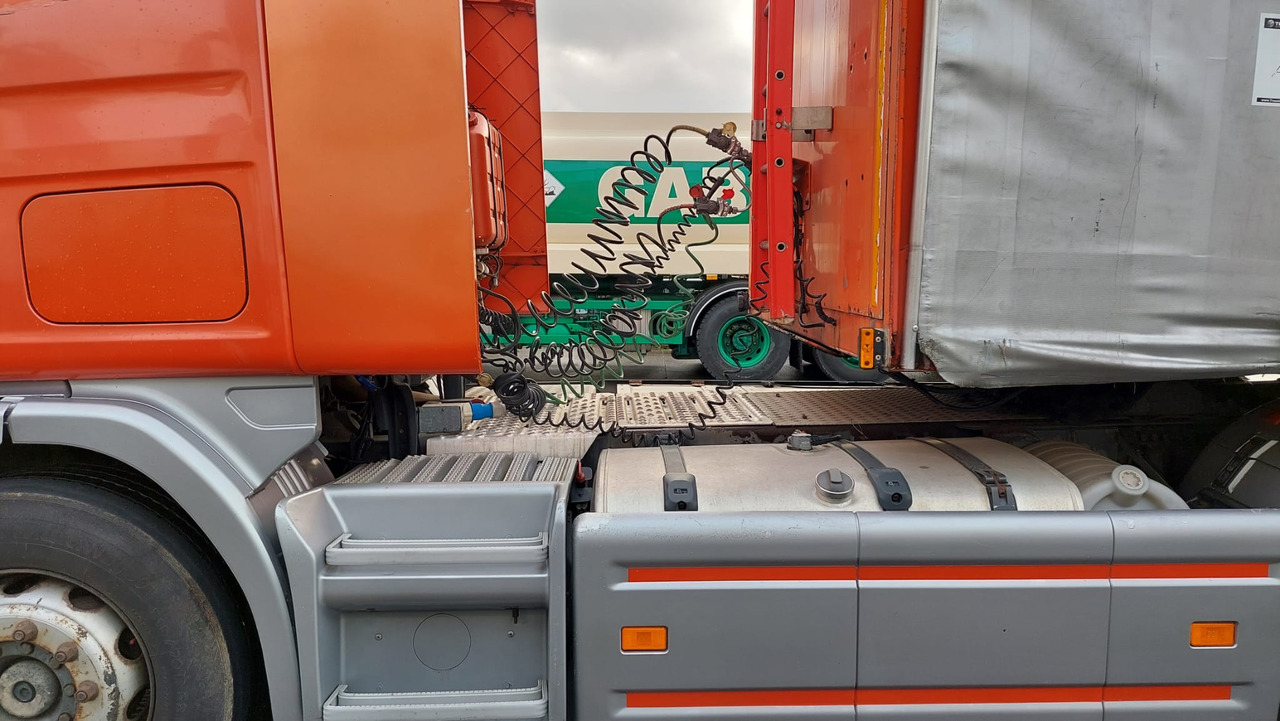 SCANIA - Sattelzugmaschine: das Bild 2 SCANIA - Sattelzugmaschine: das Bild 2