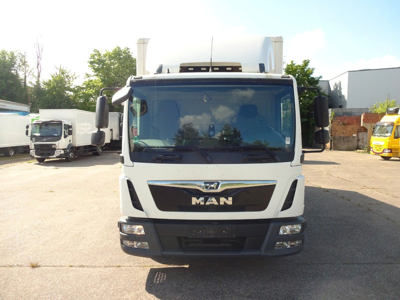 MAN MAN TGL 8.190, Koffer, LBW, Kamera, Luft, AHK - Koffer LKW: das Bild 2 MAN MAN TGL 8.190, Koffer, LBW, Kamera, Luft, AHK - Koffer LKW: das Bild 2