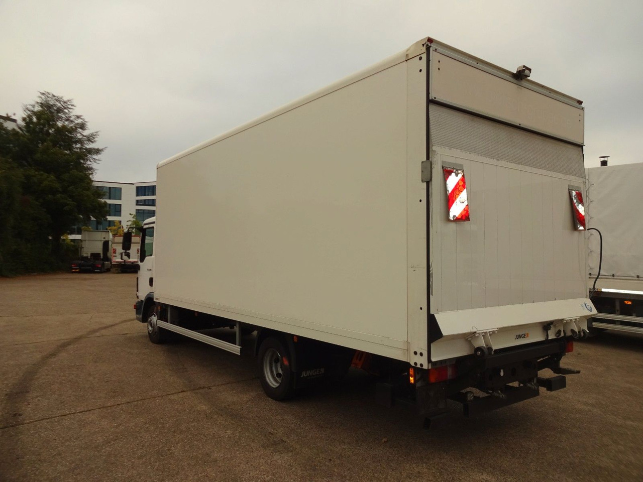 MAN TGL 8.190, LBW, Luft, Tempomat, Standheizung - Koffer Transporter: das Bild 5 MAN TGL 8.190, LBW, Luft, Tempomat, Standheizung - Koffer Transporter: das Bild 5