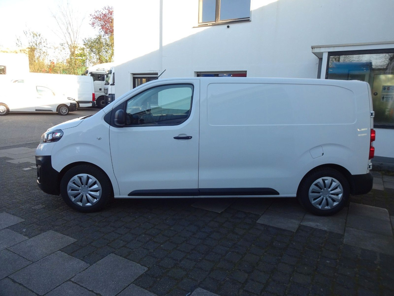Opel 50 x Vivaro Kasten L1H1, Klima, PDC, Tempomat - Kleintransporter: das Bild 4 Opel 50 x Vivaro Kasten L1H1, Klima, PDC, Tempomat - Kleintransporter: das Bild 4