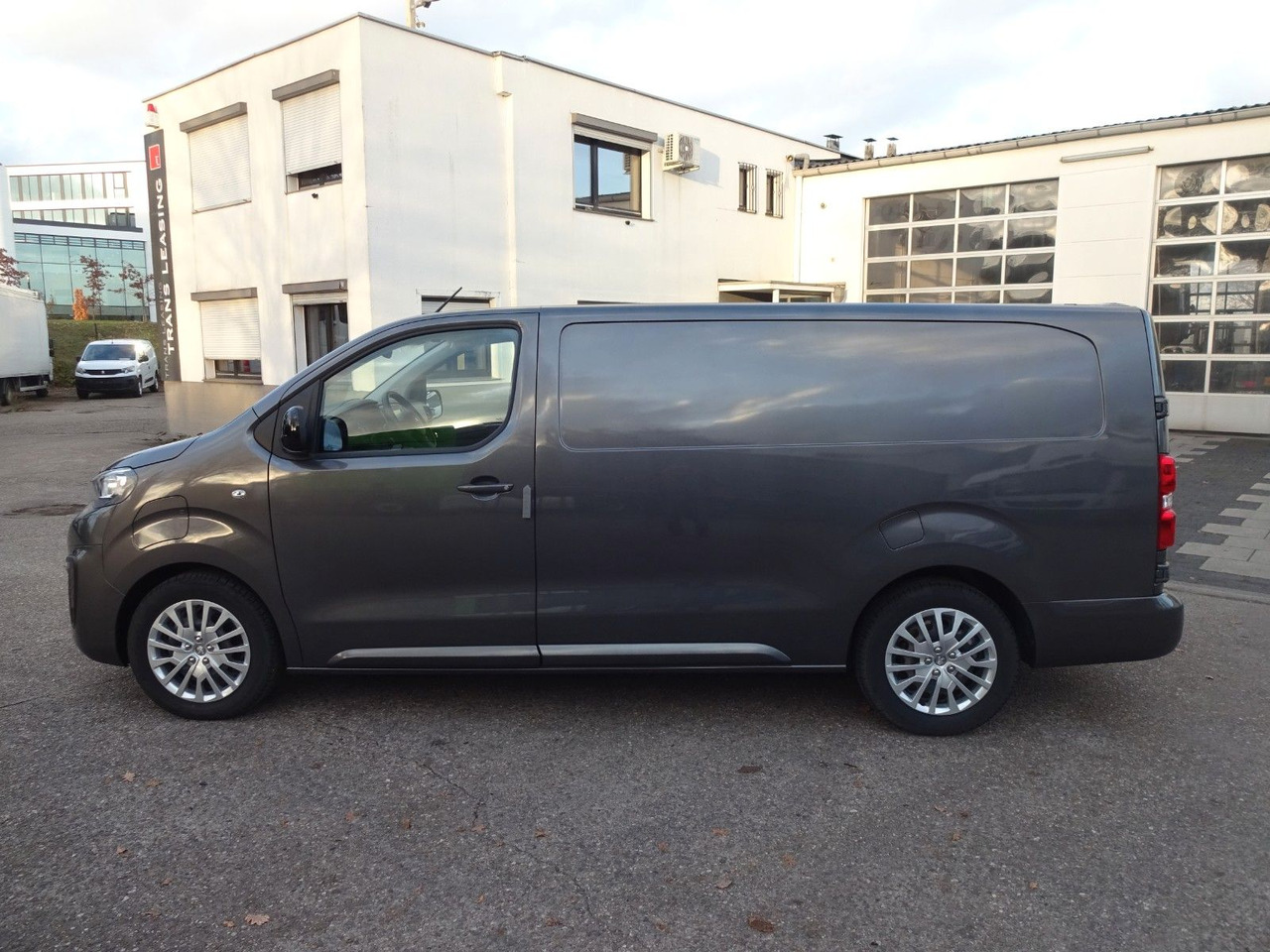 Peugeot Expert Kasten Lang, L3H1, 57 kW - Kleintransporter, Elektro-Transporter: das Bild 4 Peugeot Expert Kasten Lang, L3H1, 57 kW - Kleintransporter, Elektro-Transporter: das Bild 4