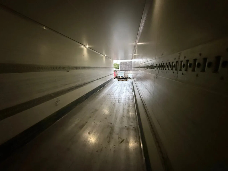 Krone SD Duoplex ISO Koffer, small damage legs + front, APK 06/2026 - Koffer Auflieger: das Bild 5 Krone SD Duoplex ISO Koffer, small damage legs + front, APK 06/2026 - Koffer Auflieger: das Bild 5