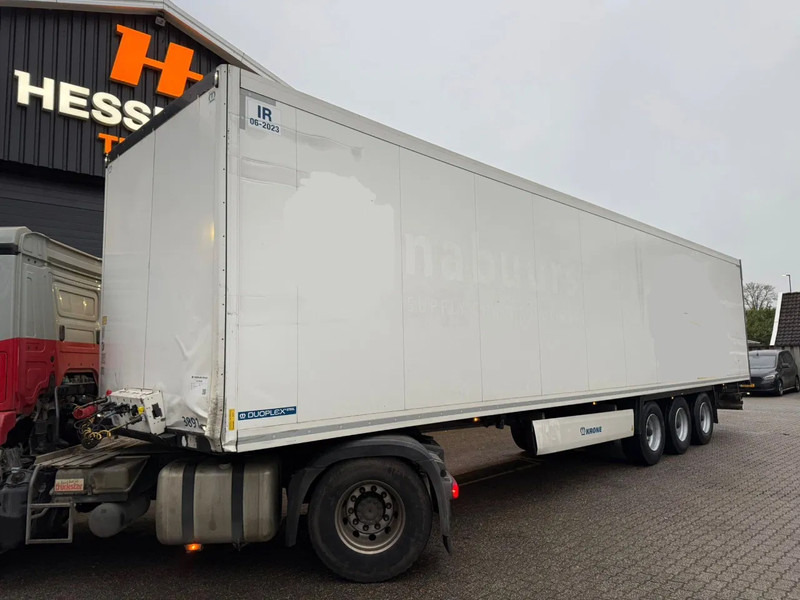 Krone SD Duoplex ISO Koffer, small damage legs + front, APK 06/2026 - Koffer Auflieger: das Bild 1 Krone SD Duoplex ISO Koffer, small damage legs + front, APK 06/2026 - Koffer Auflieger: das Bild 1