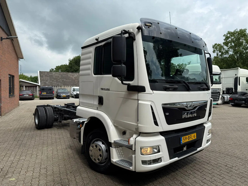 MAN TGM TGM 15.250 4X2 Chassis, Airco, 526.460 KM, Slaapcabine - Fahrgestell LKW: das Bild 4 MAN TGM TGM 15.250 4X2 Chassis, Airco, 526.460 KM, Slaapcabine - Fahrgestell LKW: das Bild 4