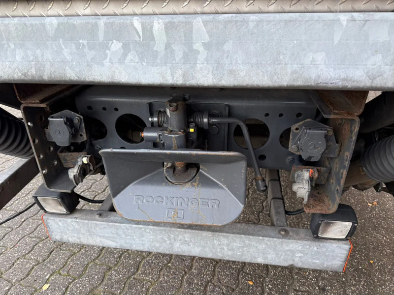 Mercedes-Benz Antos 1930 Frigoblock Dual temp 3 compartiments LBW AHK 319.640KM EURO 6 NL Truck! - Isotherm LKW: das Bild 5 Mercedes-Benz Antos 1930 Frigoblock Dual temp 3 compartiments LBW AHK 319.640KM EURO 6 NL Truck! - Isotherm LKW: das Bild 5