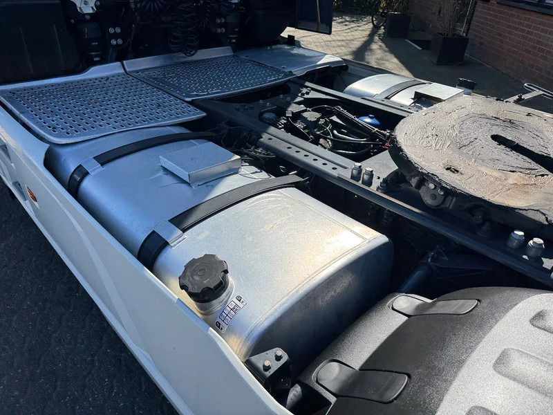 Sattelzugmaschine DAF XF 480 SSC Super Space 2x tank LED 287.080KM! ACC: das Bild 19