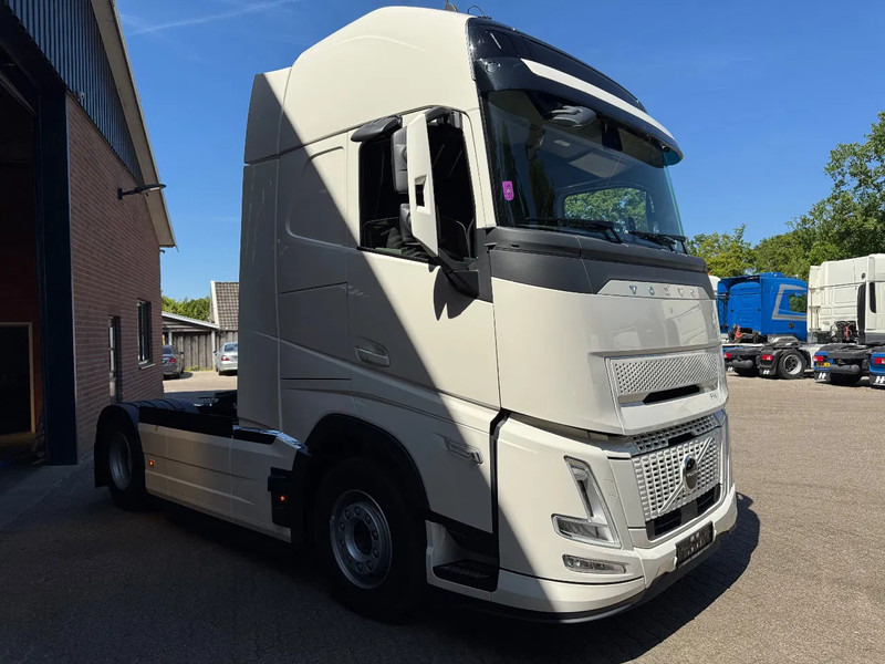 Volvo FH 500 AERO NEW! 9 Ton Vooras Globetrotter XL, PTO, ACC, Standairco, 2 tanks, LED - Sattelzugmaschine: das Bild 2 Volvo FH 500 AERO NEW! 9 Ton Vooras Globetrotter XL, PTO, ACC, Standairco, 2 tanks, LED - Sattelzugmaschine: das Bild 2