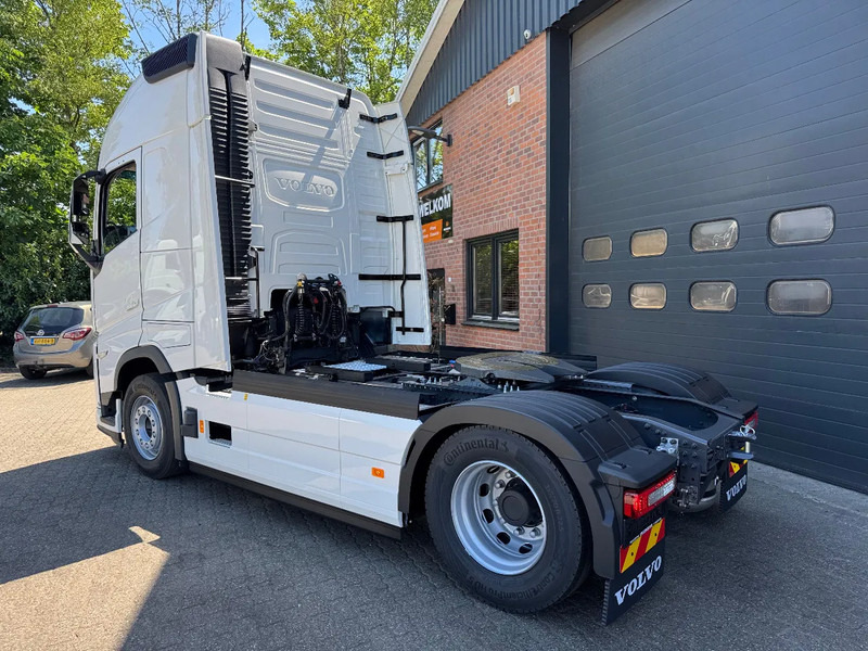 Volvo FH 500 AERO NEW! 9 Ton Vooras Globetrotter XL, PTO, ACC, Standairco, Retarder, 2 tanks, LED - Sattelzugmaschine: das Bild 3 Volvo FH 500 AERO NEW! 9 Ton Vooras Globetrotter XL, PTO, ACC, Standairco, Retarder, 2 tanks, LED - Sattelzugmaschine: das Bild 3