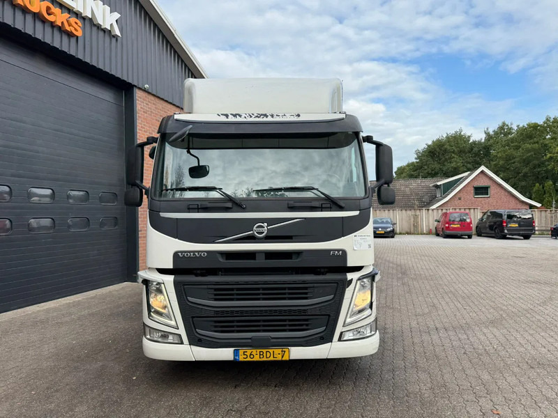 Volvo FM 330 Slaapcabine Side skirts NL Truck APK/TUV 05-2026 - Sattelzugmaschine: das Bild 4 Volvo FM 330 Slaapcabine Side skirts NL Truck APK/TUV 05-2026 - Sattelzugmaschine: das Bild 4