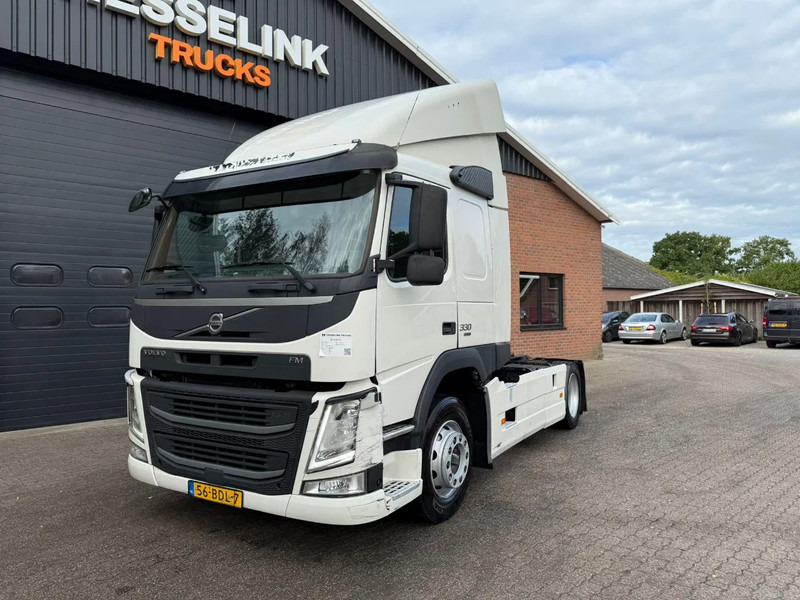 Volvo FM 330 Slaapcabine Side skirts NL Truck APK/TUV 05-2026 - Sattelzugmaschine: das Bild 1 Volvo FM 330 Slaapcabine Side skirts NL Truck APK/TUV 05-2026 - Sattelzugmaschine: das Bild 1
