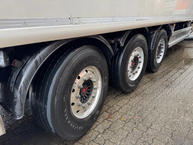 Kraker CF 200 92m3 Agrar Lenkachse/Steering axle Hogedrukreiniger - Schubboden Auflieger: das Bild 4 Kraker CF 200 92m3 Agrar Lenkachse/Steering axle Hogedrukreiniger - Schubboden Auflieger: das Bild 4