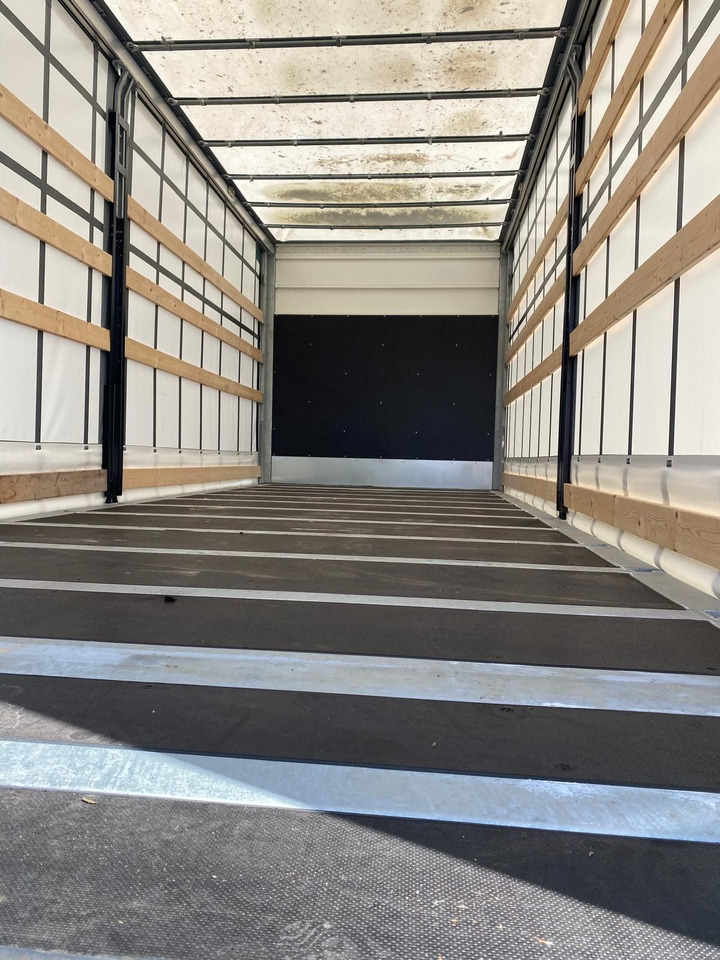 BDF-System, 7.450 mm lang. - Planenaufbau: das Bild 4 BDF-System, 7.450 mm lang. - Planenaufbau: das Bild 4