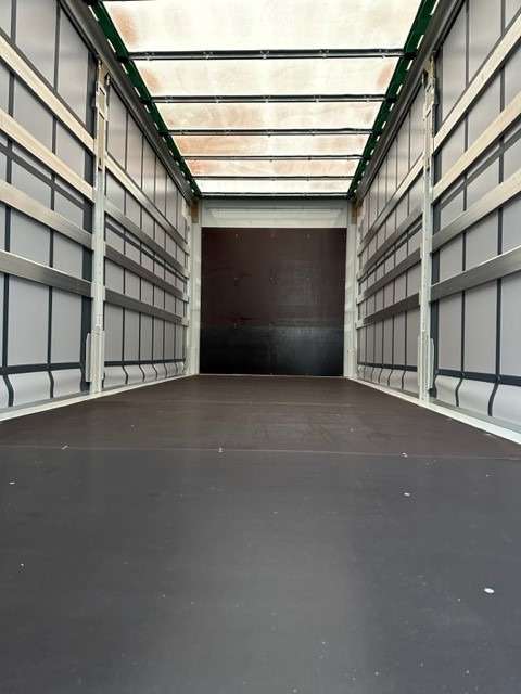 Krone BDF-System 7.450 mm lang, FABRIKNEU - Planenaufbau: das Bild 4 Krone BDF-System 7.450 mm lang, FABRIKNEU - Planenaufbau: das Bild 4