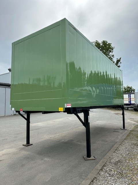 Krone BDF-System, 7.450 mm lang, LACK NEU! - Kofferaufbau: das Bild 1 Krone BDF-System, 7.450 mm lang, LACK NEU! - Kofferaufbau: das Bild 1