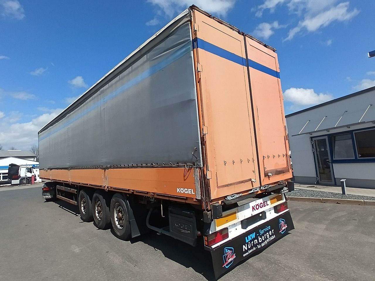 Kögel SN24BORDWANDSIDER EDSCHA BPW Disc Lift Portaltür - Planenauflieger: das Bild 1 Kögel SN24BORDWANDSIDER EDSCHA BPW Disc Lift Portaltür - Planenauflieger: das Bild 1