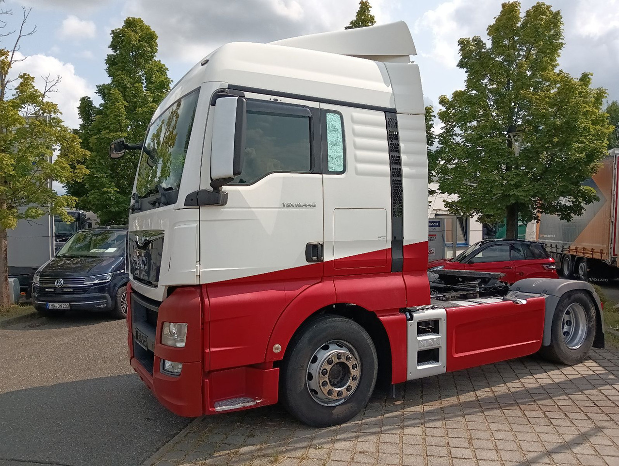 MAN TGX 18:440 BLS INTARDER Vollspoiler Reifen70-90% MAN TGX 18:440 BLS INTARDER Vollspoiler Reifen70-90% - Sattelzugmaschine: das Bild 5 MAN TGX 18:440 BLS INTARDER Vollspoiler Reifen70-90% MAN TGX 18:440 BLS INTARDER Vollspoiler Reifen70-90% - Sattelzugmaschine: das Bild 5