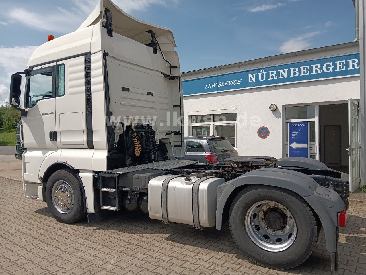 MAN TGX 18:440 FLT XLX 2xTank Klima Spoiler Kühlbox MAN TGX 18:440 FLT XLX 2xTank Klima Spoiler Kühlbox - Sattelzugmaschine: das Bild 5 MAN TGX 18:440 FLT XLX 2xTank Klima Spoiler Kühlbox MAN TGX 18:440 FLT XLX 2xTank Klima Spoiler Kühlbox - Sattelzugmaschine: das Bild 5