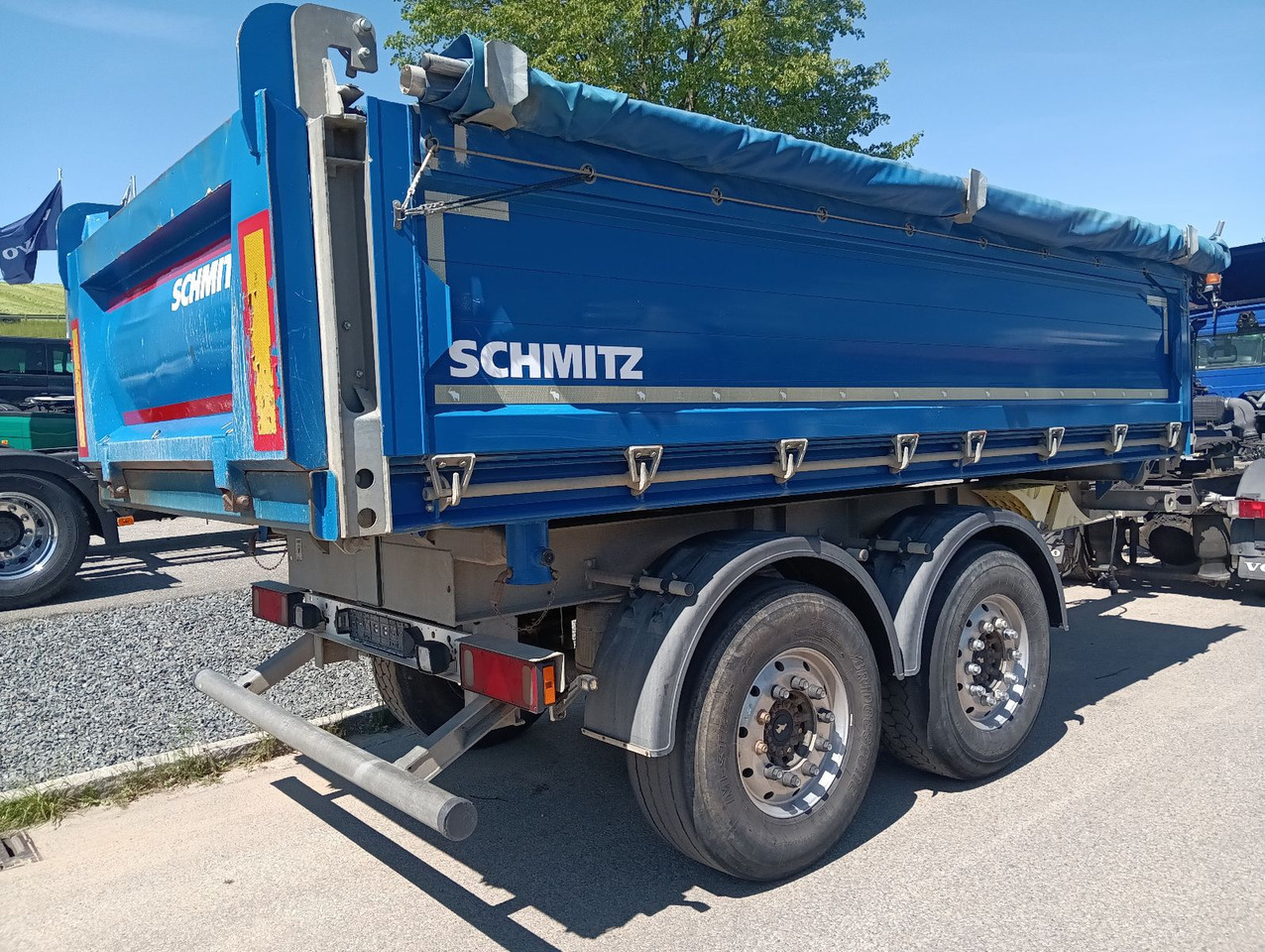 Schmitz Cargobull ZKI 18 Tandem 3-Seiten Kipper ALU ALCOA Rollplan - Kipper Anhänger: das Bild 2 Schmitz Cargobull ZKI 18 Tandem 3-Seiten Kipper ALU ALCOA Rollplan - Kipper Anhänger: das Bild 2