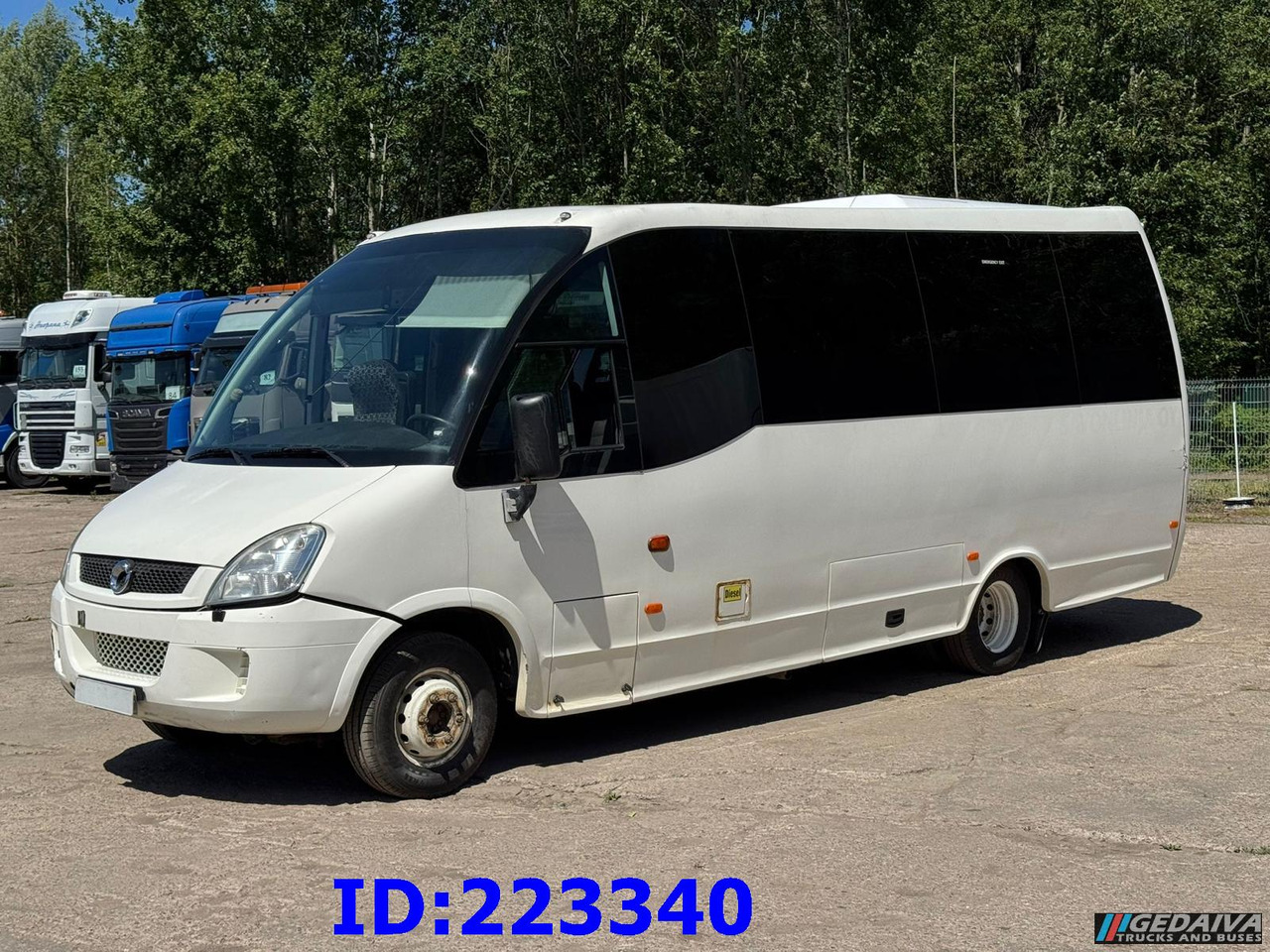 Reisebus IVECO Wing Euro5 25 places: das Bild 1