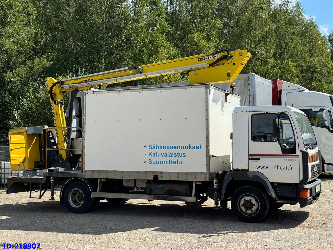 MAN LE 220C + Sky King 179TV - LKW mit Arbeitsbühne, Kommunal-/ Sonderfahrzeug: das Bild 4 MAN LE 220C + Sky King 179TV - LKW mit Arbeitsbühne, Kommunal-/ Sonderfahrzeug: das Bild 4