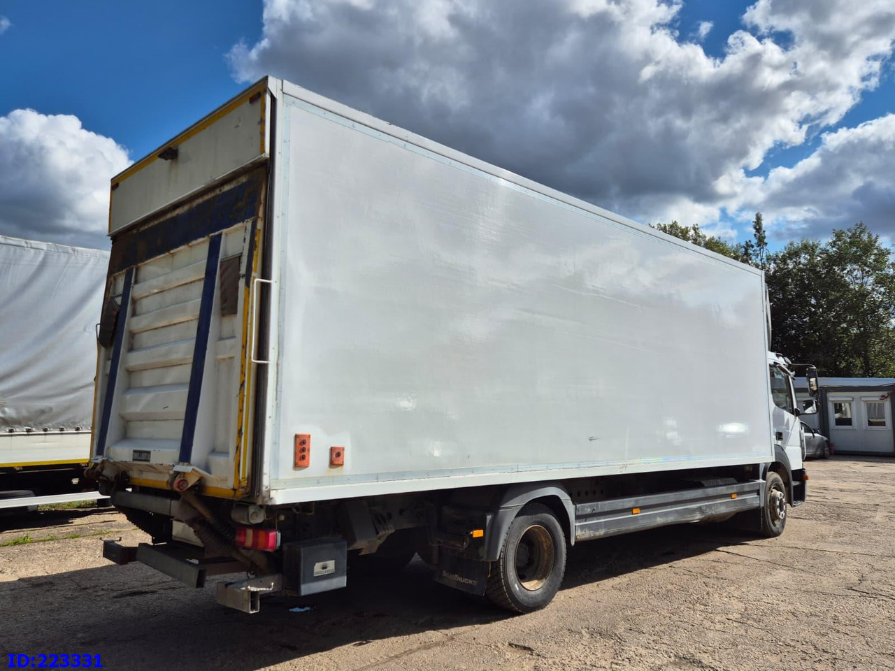 MERCEDES-BENZ Atego 1221 Euro6 (Open side box) - Isotherm LKW: das Bild 5 MERCEDES-BENZ Atego 1221 Euro6 (Open side box) - Isotherm LKW: das Bild 5