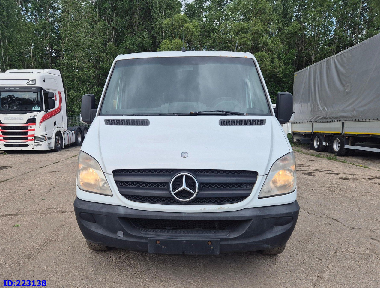 MERCEDES-BENZ Sprinter 213 - Euro5 - Reisebus: das Bild 2 MERCEDES-BENZ Sprinter 213 - Euro5 - Reisebus: das Bild 2