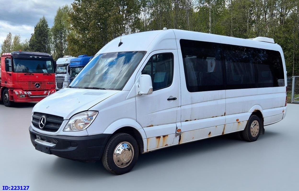 MERCEDES-BENZ Sprinter 518 - VIP -19 Seater - Kleinbus, Personentransporter: das Bild 4 MERCEDES-BENZ Sprinter 518 - VIP -19 Seater - Kleinbus, Personentransporter: das Bild 4