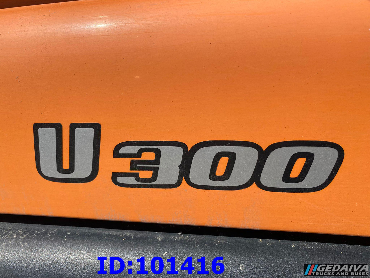 Schneeräumfahrzeug MERCEDES-BENZ Unimog U300 4X4: das Bild 13