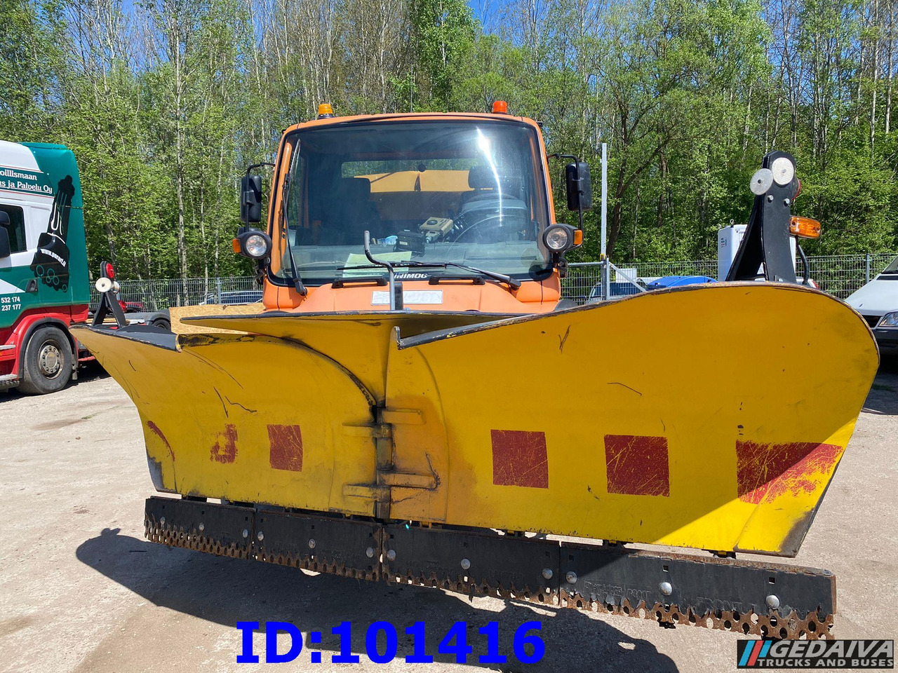 Schneeräumfahrzeug MERCEDES-BENZ Unimog U300 4X4: das Bild 6