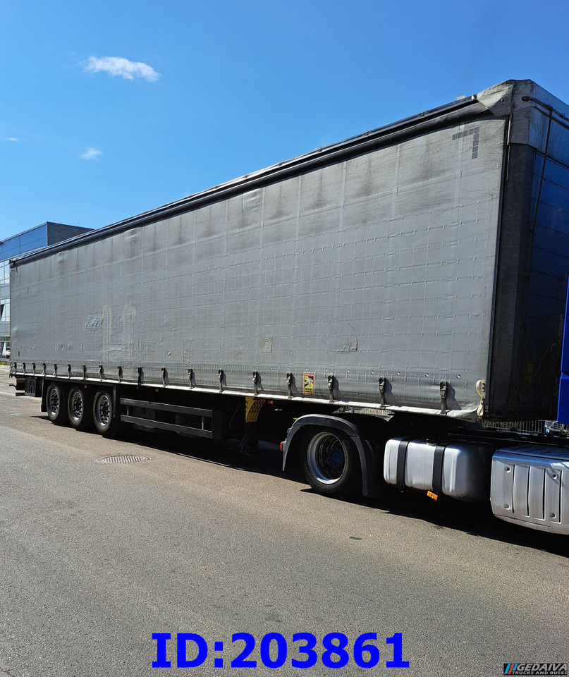 SCHMITZ CARGOBULL - Planenauflieger: das Bild 1 SCHMITZ CARGOBULL - Planenauflieger: das Bild 1