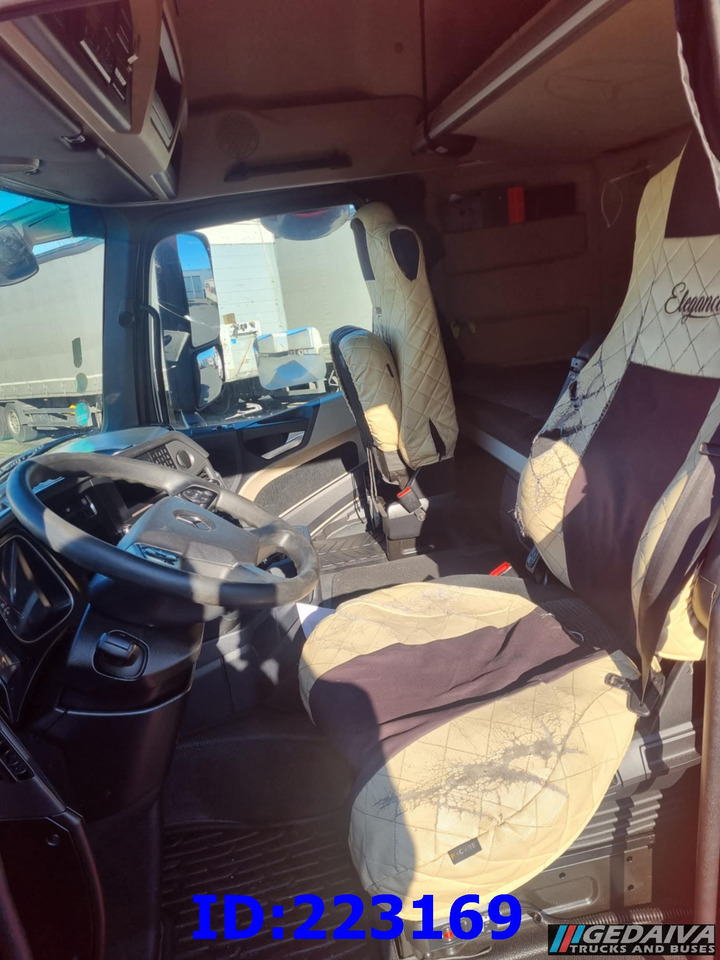 Sattelzugmaschine MERCEDES-BENZ Actros 1845 Euro6: das Bild 8